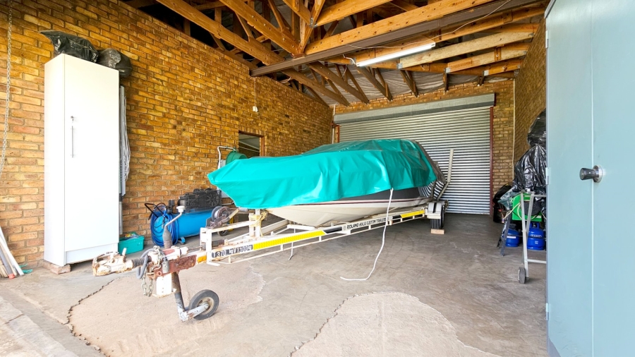 3 Bedroom Property for Sale in Oranjeville Free State